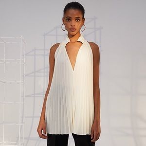 Aritzia Babaton Guell Blouse